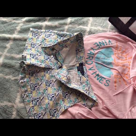 VINEYARD  VINES shorts size 00 excellent condition - Picture 2 of 3